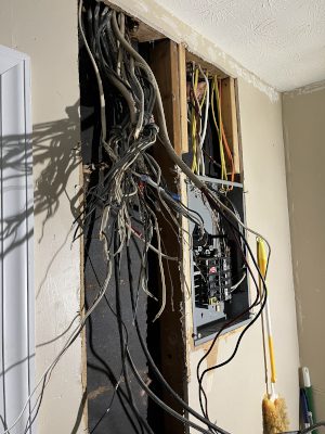 3 Signs You Need Electrical Repair Services